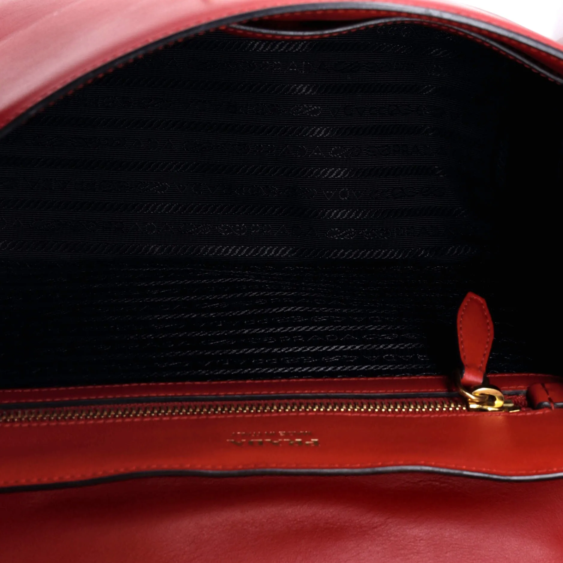 Cahier Convertible Shoulder Bag City Calf and Saffiano Medium