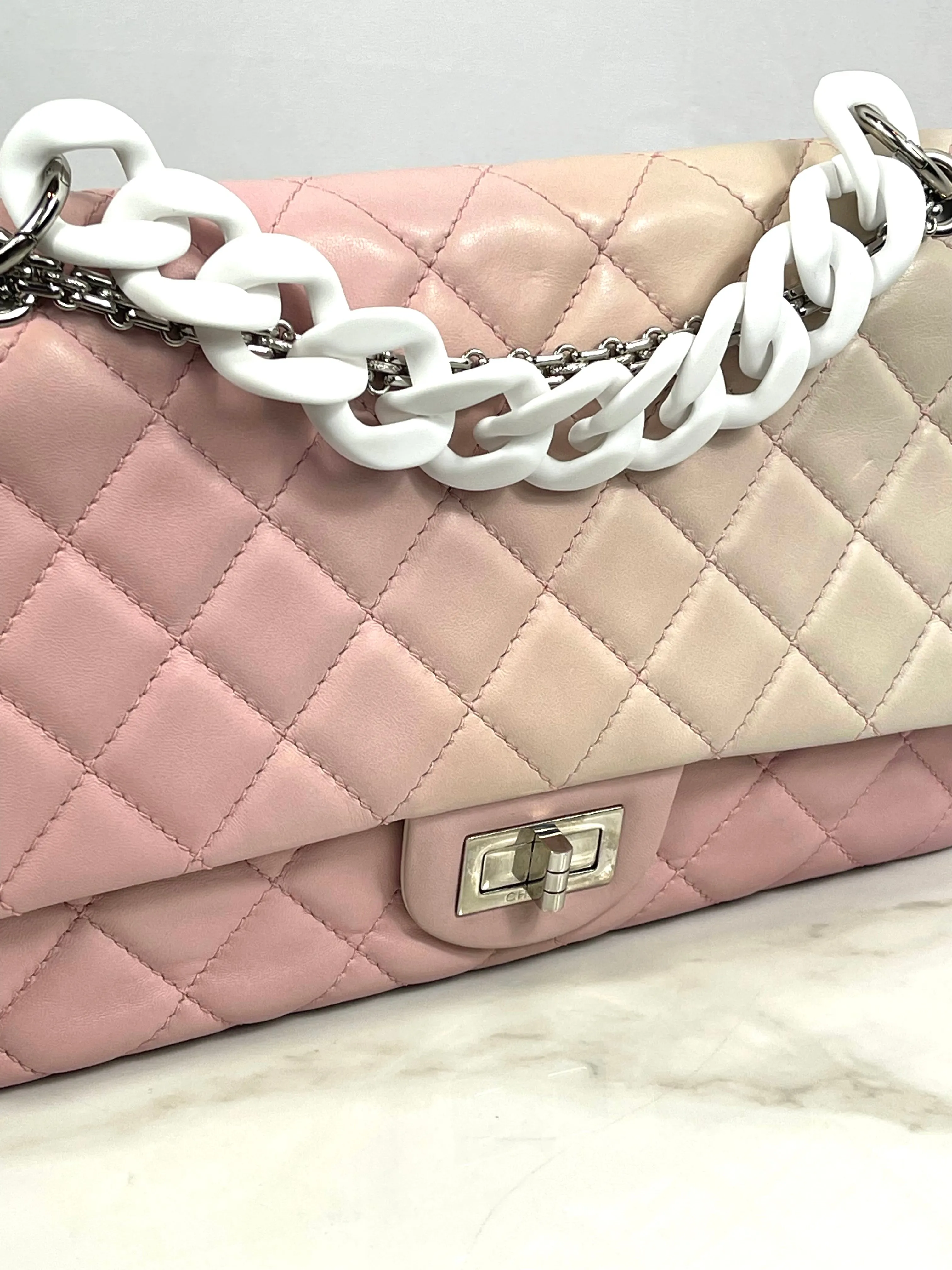 "MARSHMALLOW” Matte Acrylic Top Handle Chain 12"